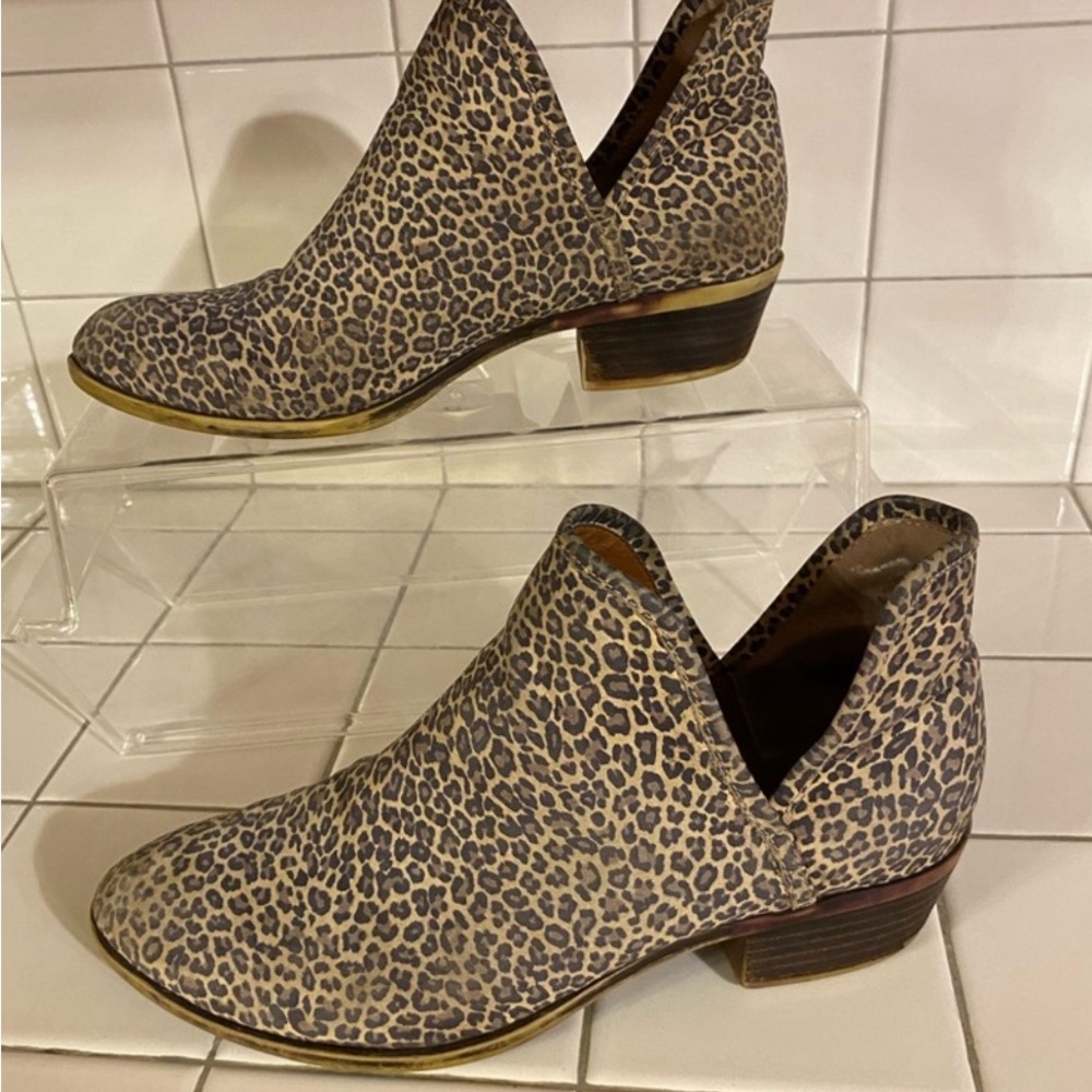 LUCKY BRAND Weatherized Footwear Suede Ankle Booties Women's 9 M/39 Leopard*Read